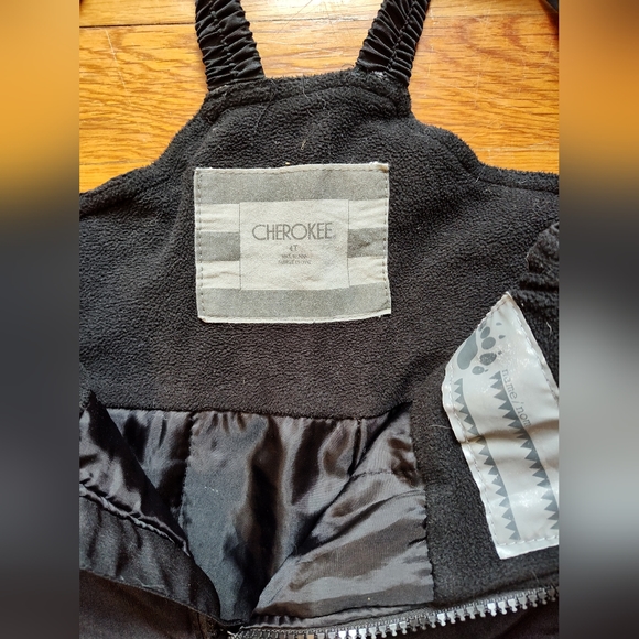 Kids size 4T black snowsuit by Cherokee - Picture 1 of 3